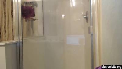 Aymee Having Fun In The Shower - Webcams - hclips.com