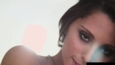 All natural babe introducing her shapes - nvdvid.com