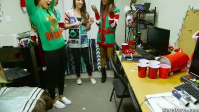 Cindy Starfall - Katya Rodriguez - Holiday Cheer - veryfreeporn.com