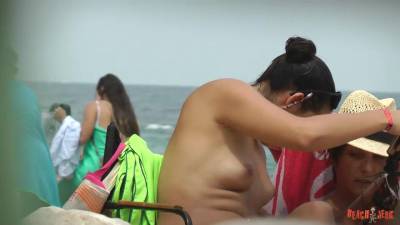 Chair your shorts - BeachJerk - hclips.com