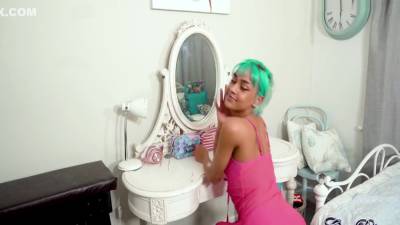 Bluelah Cum On My Face - hotmovs.com