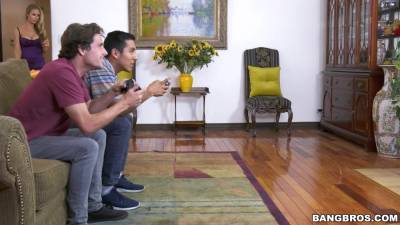 Nicole - Bath Time with Nicole - BangBros - hotmovs.com