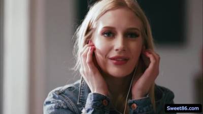 Emma Hix - Horny lesbians Emma Hix and Emma Starlettolicking pussies - fetishpapa.com