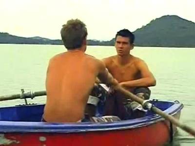 Steamy gay sucking in a little boat - drtvid.com