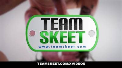 Hot ideal breasts jogging and juggling - sexu.com