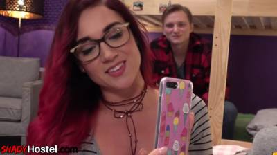 Hostel girlfriend offers her boyfriend to fuck the roommate - hotmovs.com