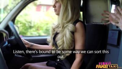 Driver Takes a Facial for a Fare - veryfreeporn.com