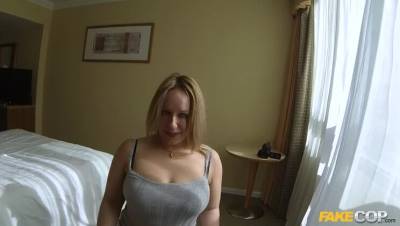 Curvy Slut Bounces on Cop's Cock - veryfreeporn.com