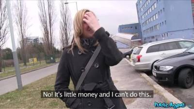 Blonde Sucks and Fucks in Car - veryfreeporn.com