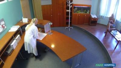 Perfect Sexy Blonde Gets Probed By Doctor On Reception Desk - porntry.com