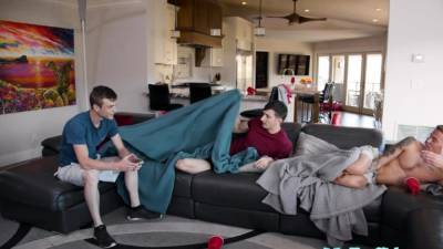 Bareback loving jock takes stepbros rod - drtvid.com