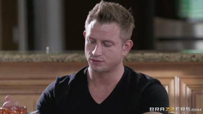 Bill Bailey - Alexis Monroe - Fucking While We Wait - porntry.com