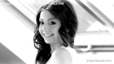 Horny Teen With Niana Dorev - upornia.com