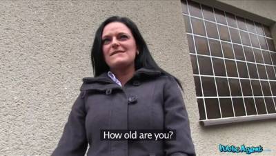 Busty milf has sex with a stranger for cash - porntry.com