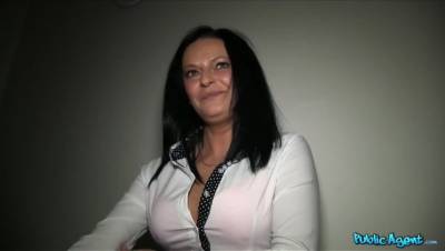 Busty milf has sex with a stranger for cash - porntry.com