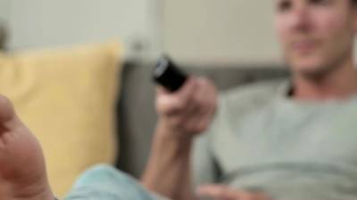 Teen stepsister got stuck in the sink - nvdvid.com