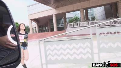 Sean Lawless - Groupie fucks for tickets on the bus - veryfreeporn.com