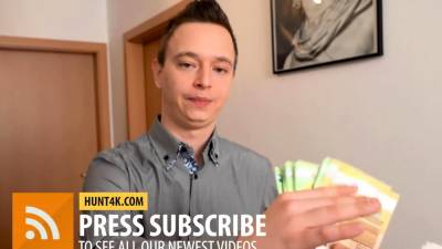 HUNT4K. Gorgeous chick nailed by stranger in front - nvdvid.com