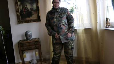 Amateur MILF in sexy stockings masturbates - icpvid.com