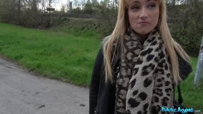 Bouncy Boobs Riding Cowgirl - veryfreeporn.com