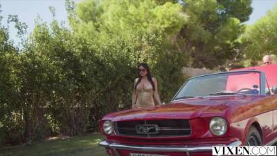 VIXEN Gorgeous & cunning Anissa knows how to get her way - hotmovs.com