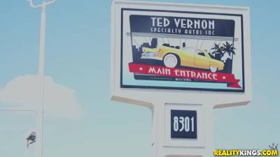 Three Slags Fucking - upornia.com