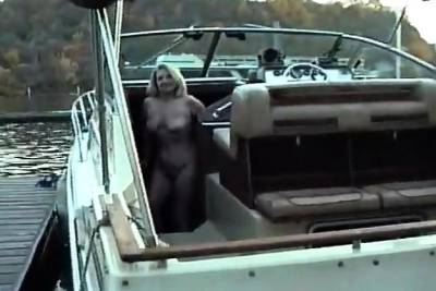 Adele Nude Sunbathing On The Boat - icpvid.com