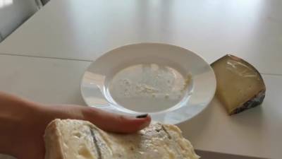 Fidanzata Italiana Mi Sega Il Cazzo Con Il Gorgonzola #videoforfan01 - hotmovs.com - Italy