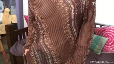 Holly - Couch - upornia.com