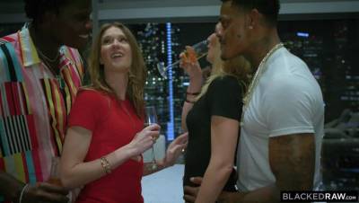 Ashley Lane - Louie Smalls - Mona Wales - Jason Luv - Girls Night - xxxfiles.com