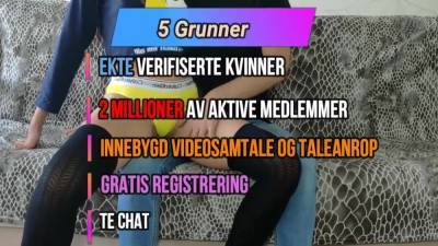 Pappa Har En Vakker Jente I Sexy Klaer Og Cum Inne - hclips.com