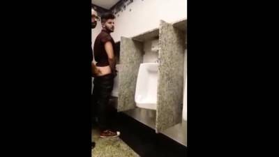 breeding a slut in a Public Bathroom - nvdvid.com
