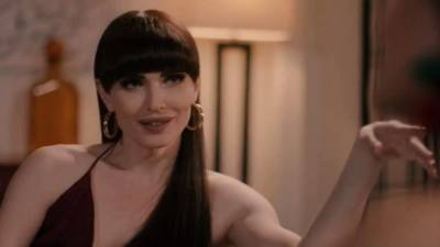 Smalltits shemale licks and fucks her busty bestfriend - nvdvid.com