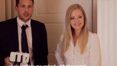 VipSexVault - Crazy lesbian makeout in the backseat - nvdvid.com