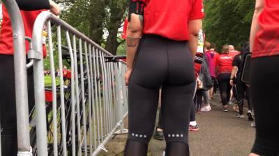 Slim runner in super tight spandex with VTL - voyeurhit.com