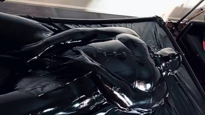 Latex slut solo anal masturbation - nvdvid.com