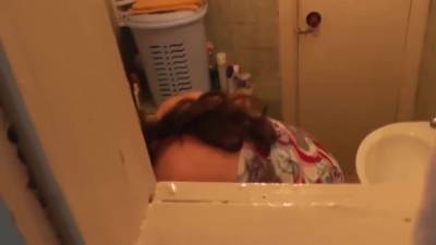 Se Masturbe Dans Sa Baignoire - hclips.com