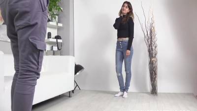 E209 Mia Czech - upornia.com - Czech Republic