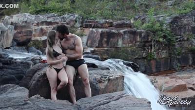 Blonde With Big Natural Breasts Makes Risky Public Sex In A Public Waterfall - txxx.com