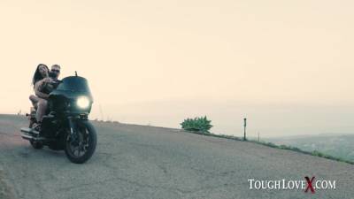 Vanessa Sky - TOUGHLOVEX Penetrating sunset with Vanessa Sky - hotmovs.com