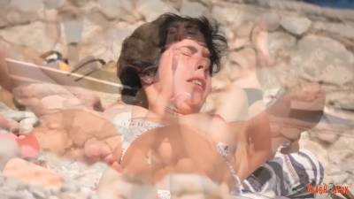 Sea the nipples - BeachJerk - hclips.com