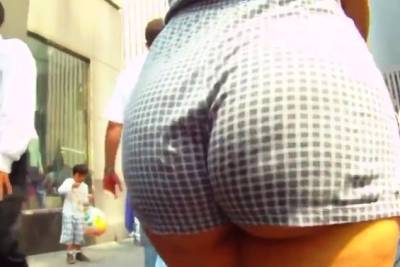 Amateur milf car outdoor handjob - nvdvid.com