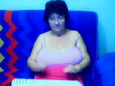 Granny on the web cam R20 - icpvid.com