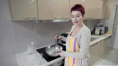 Mugur's unique teachnique in taking care of his grandma Lisa - icpvid.com