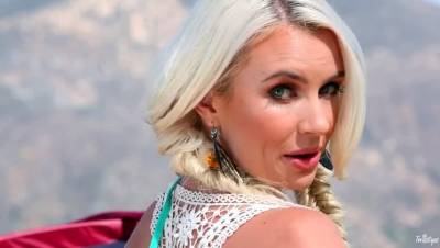 Blondy In The Desert - porntry.com