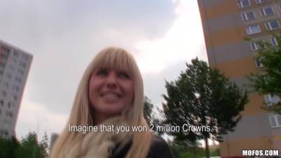 Bela Fuck Me In The Backseat - upornia.com