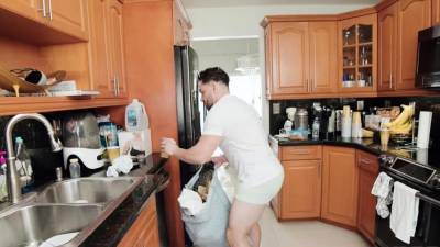 Stepmom knows how to motivate stepson - nvdvid.com