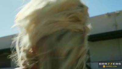 Nikki Benz - Summer Brielle - Disciplina en la Brigada Anti-Vicio - porntry.com