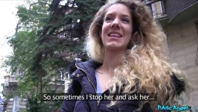 She gets fucked in a building site for cash - porntry.com