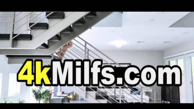 Aiden Ashley - Squirter MILF Aiden Ashley saying thanks on a big dick - nvdvid.com